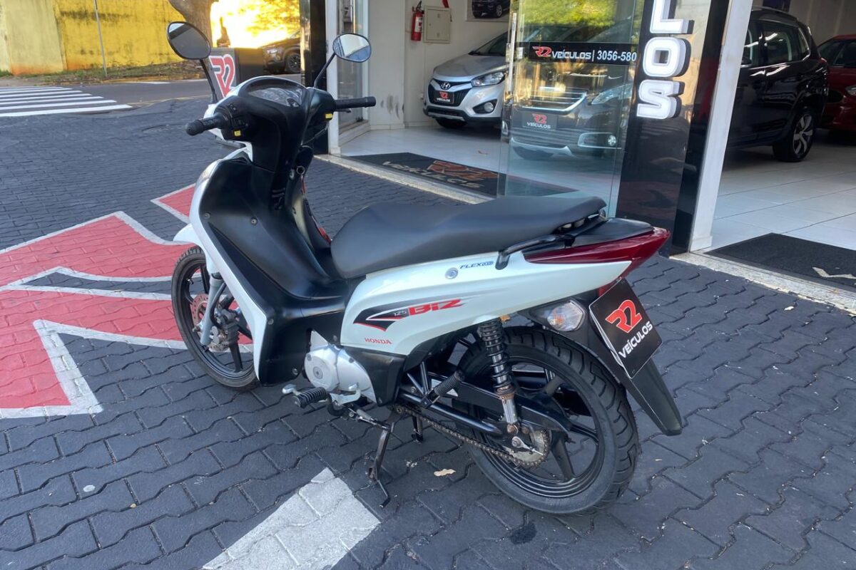 HONDA-BIZ-125-EX-2015-2015-BRANCA (2)