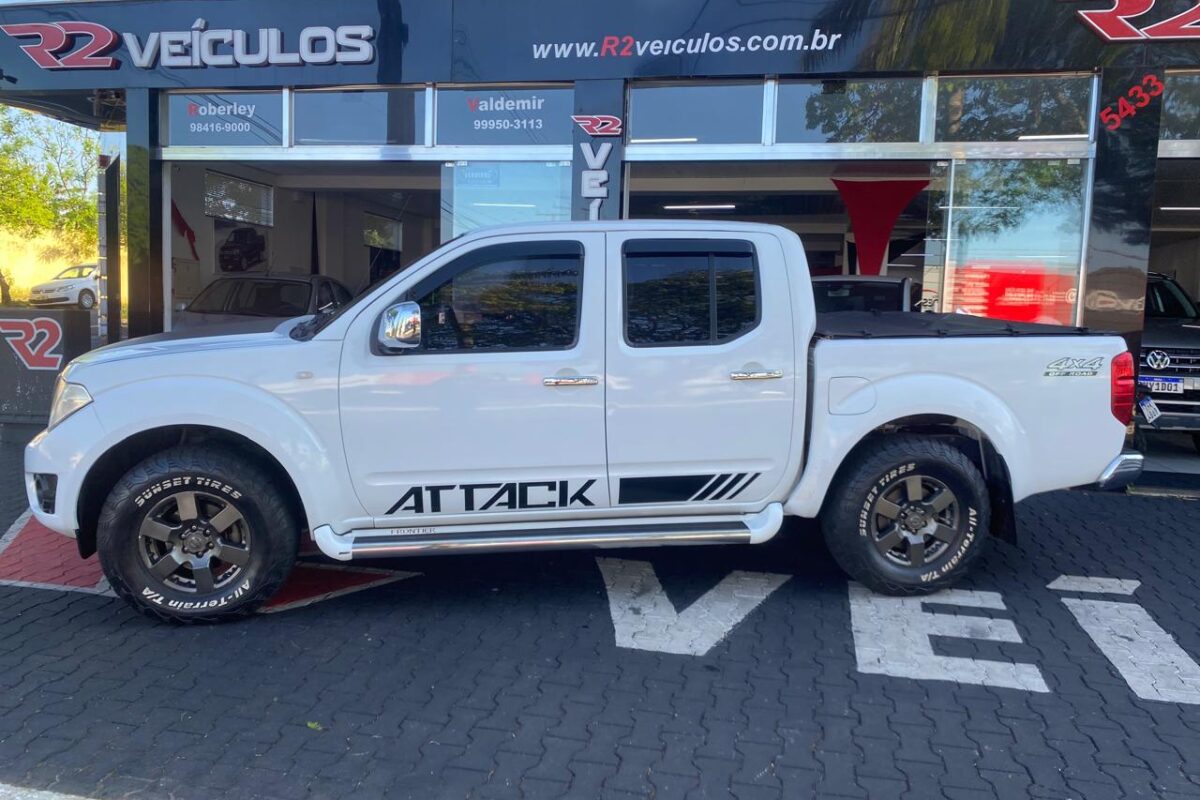 NISSAN-FRONTIER-S-CD-4X4-2.5-TB-DIESEL-COMPLETA-MANUAL-BRANCA-2014-2015 (6)