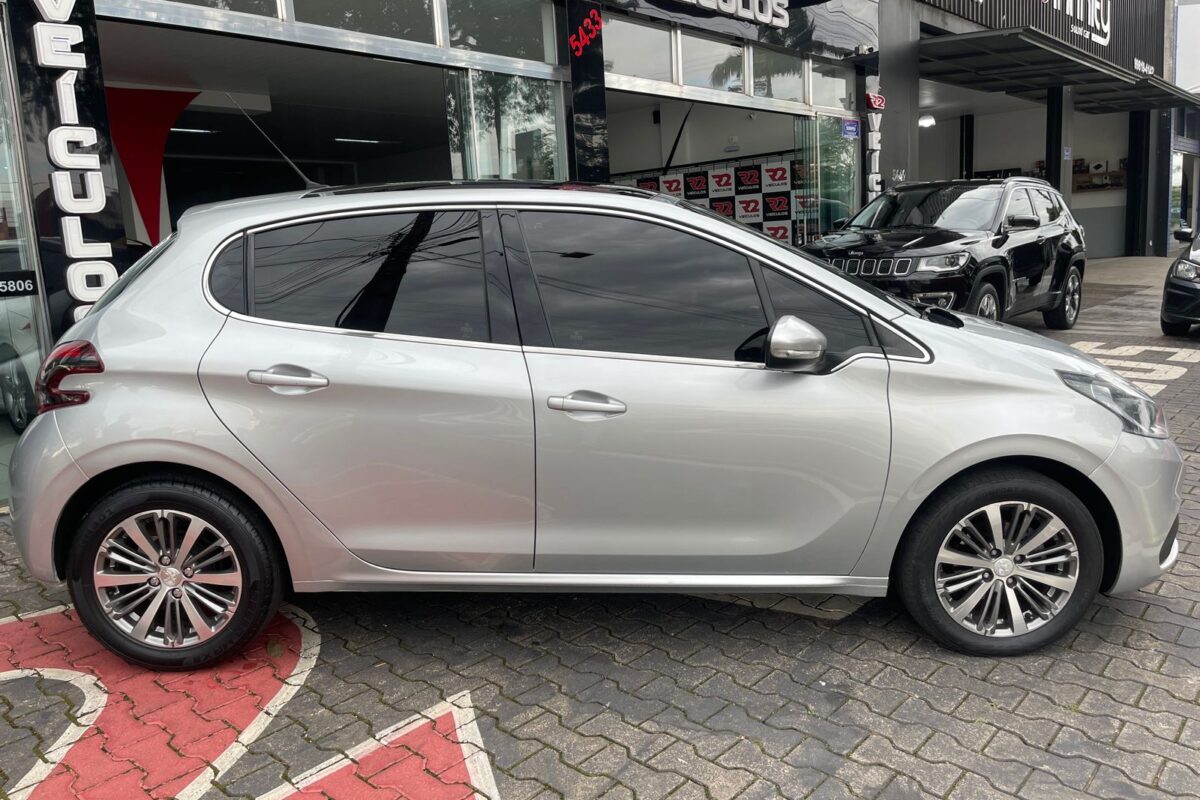 PEUGEOT-208-GRIFFE-1.6-FLEX-AUTOMÁTICO-2016-2017-PRATA (5)