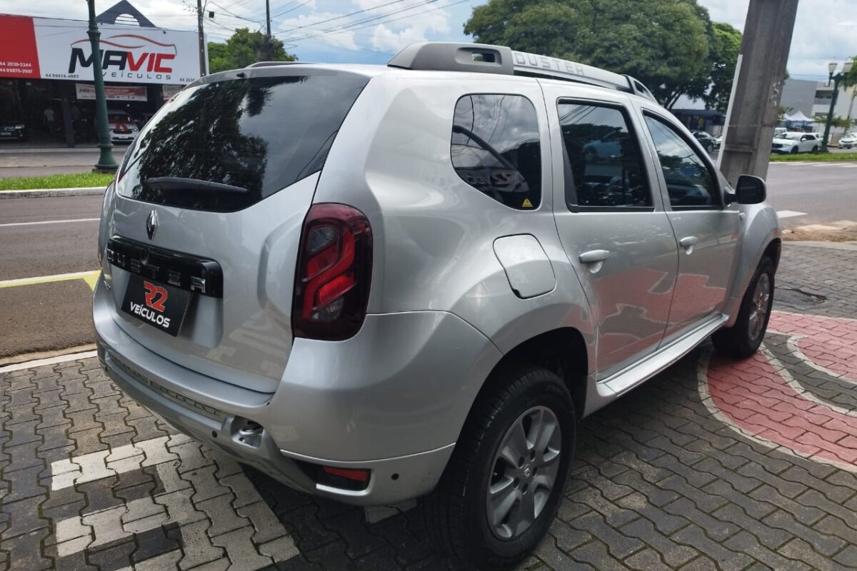 RENAULT-DUSTER-1.6-EXPRESSION-4X2-COMPLETO-2015-2016-PRATA (4)