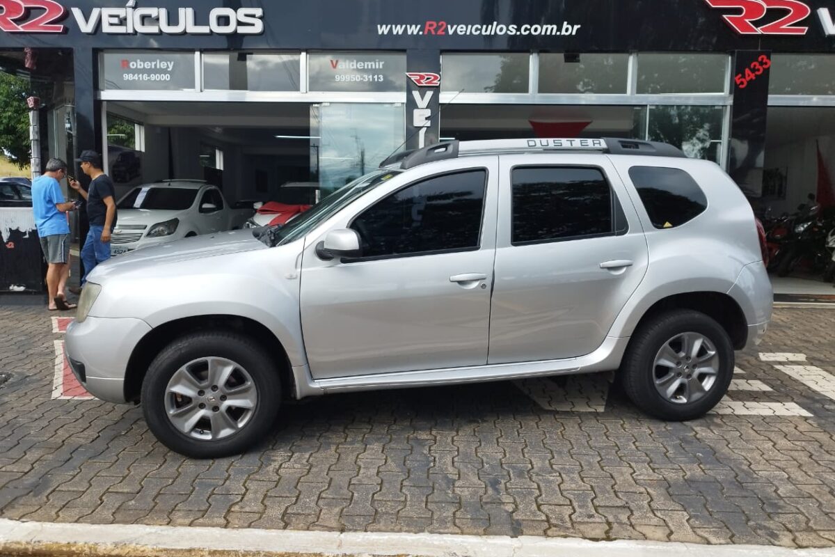 RENAULT-DUSTER-1.6-EXPRESSION-4X2-COMPLETO-2015-2016-PRATA (8)