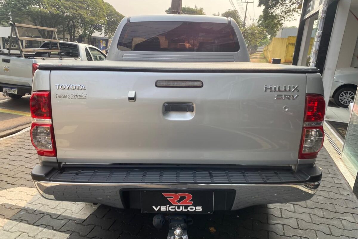 TOYOTA-HILUX-CD-SRV-4X4-D4-D-3.0-TDI-DIESEL-COMPLETA-AUTOMÁTICA-PRATA-2012-2013 (4)