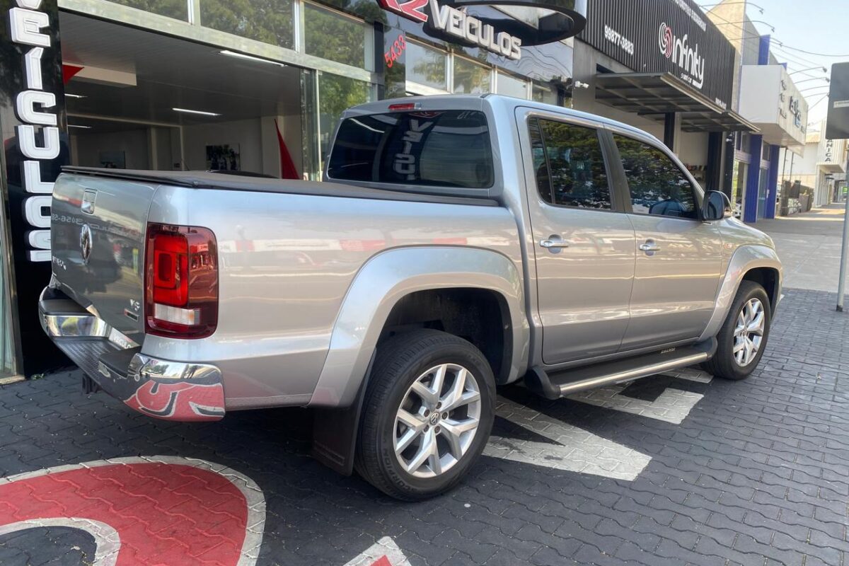 VW-AMAROK-V6-HIGHLINE-CD-3.0-4X4-TB-DIESEL-AUTOMÁTICO-COMPLETA-PRATA-2021-2022 (10)