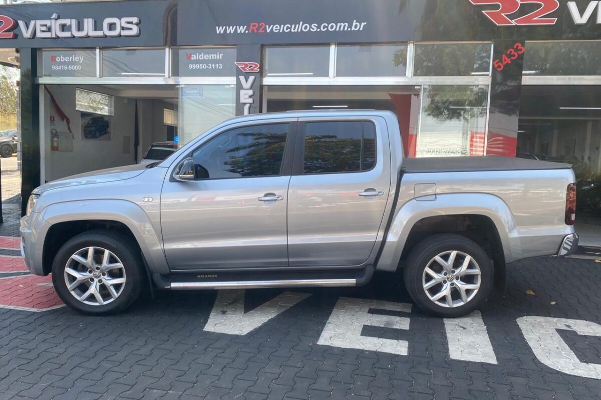 VW-AMAROK-V6-HIGHLINE-CD-3.0-4X4-TB-DIESEL-AUTOMÁTICO-COMPLETA-PRATA-2021-2022 (2)