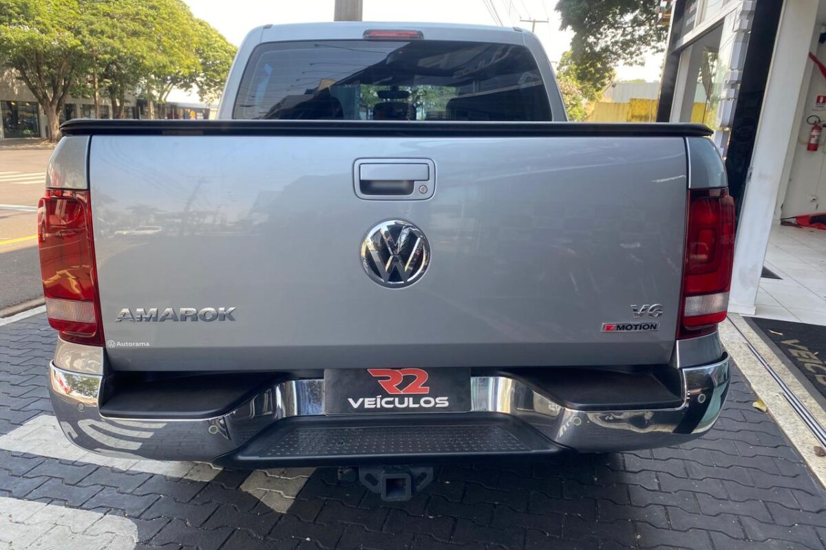 VW-AMAROK-V6-HIGHLINE-CD-3.0-4X4-TB-DIESEL-AUTOMÁTICO-COMPLETA-PRATA-2021-2022 (4)